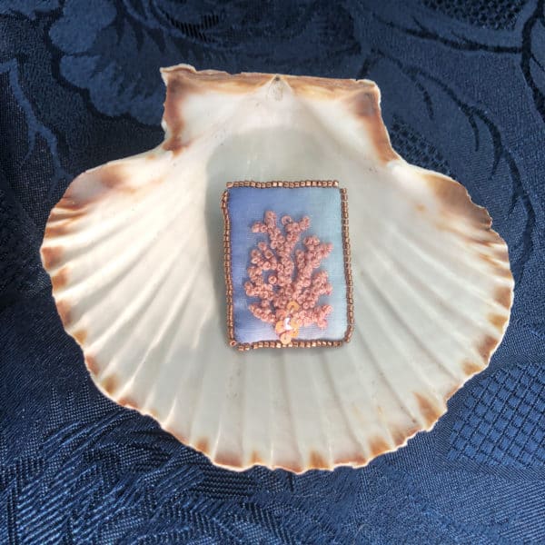 broche fil rose paillette rose