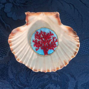 broche rouge
